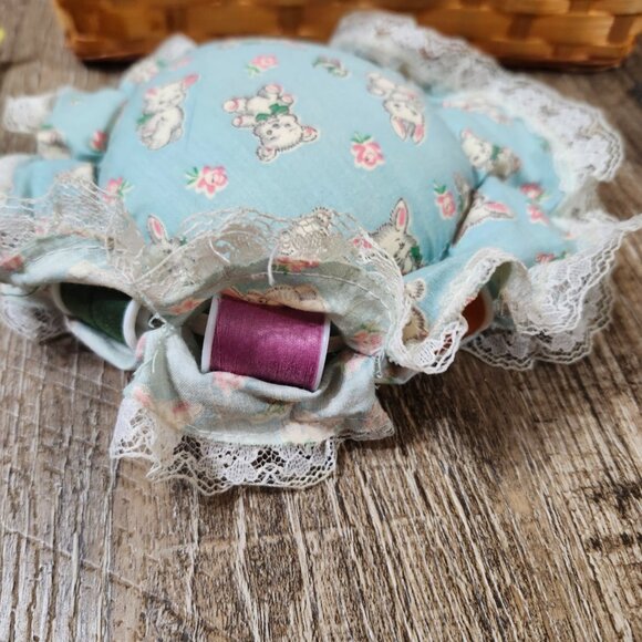 Sewing basket plus pin cushions. - Picture 11 of 16